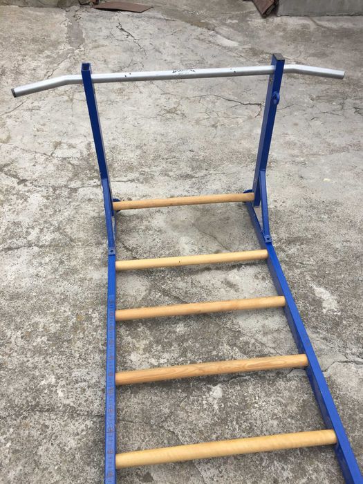 продам детский  ТРЕНАЖЕР  (шведскую стенку  в комплекте)