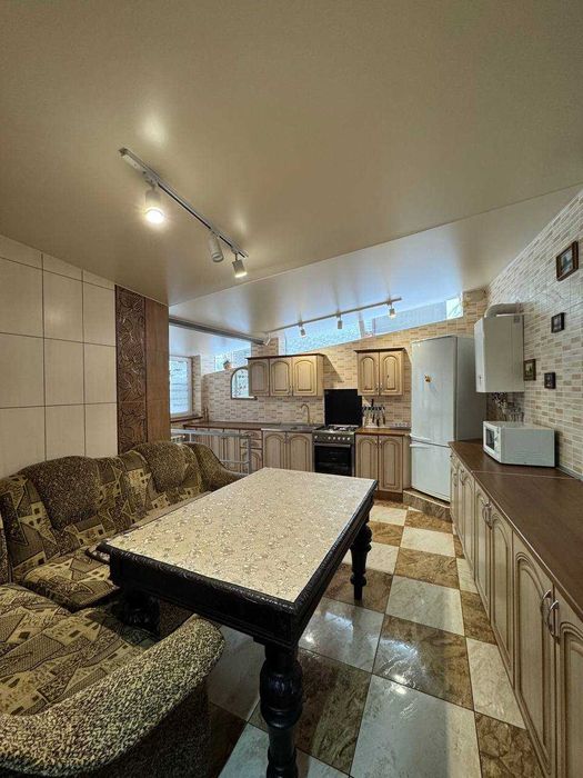 $$ Частина будинку, Рівне, автономне опалення