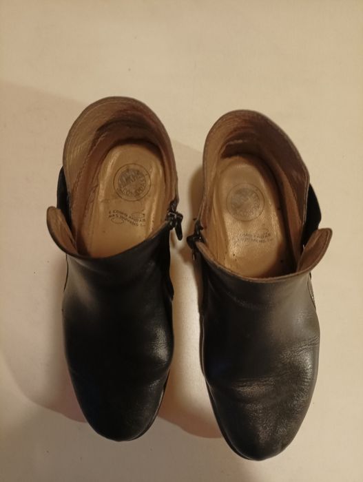 Botas em couro preto,made on Portugal , tamanho 37,botas usadas, mas em muito bom estado.