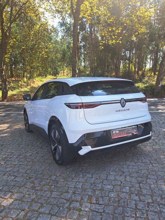 R.MEGANE E-Tech Equilibre 100% Elétrico de 220cv
