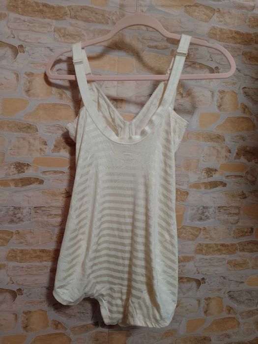 (85D) (38/M) Bogato zdobione Body modelujące z Londynu