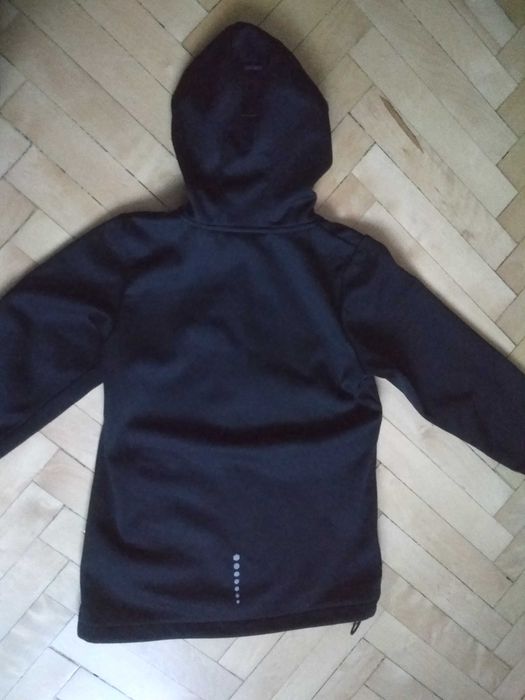 bluza softshell 134/140 rozpinana kurteczka czarna z kapturem