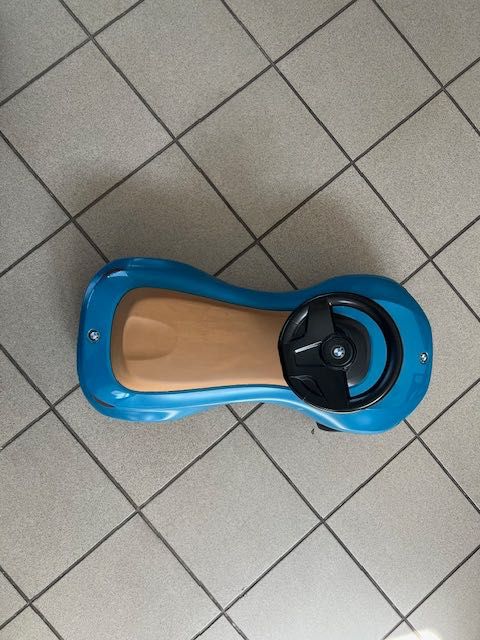 Autko jeździk BMW dla dzieci.