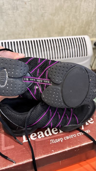 Кросівки для танців