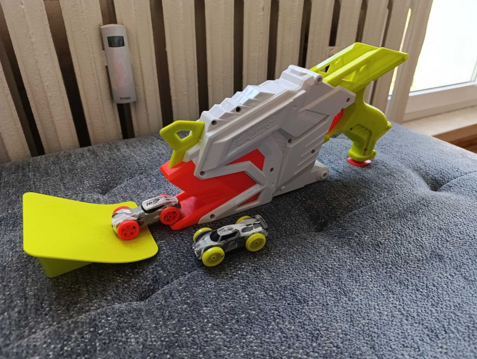 Wyrzutnia aut NERF nitro