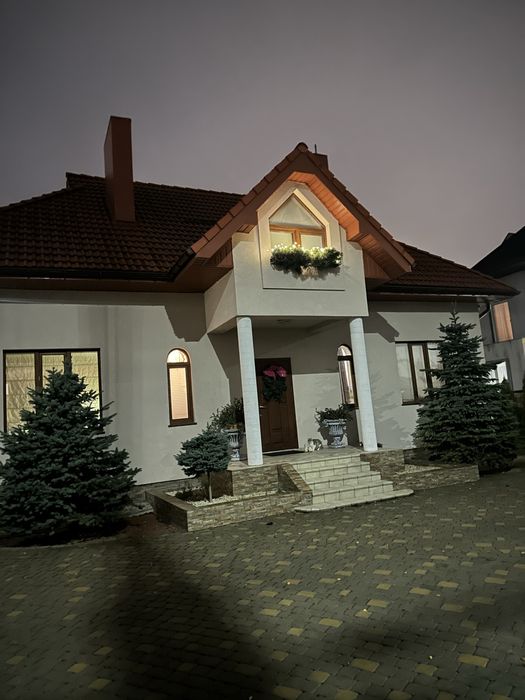 Продаю Луцьк будинок  центр міста