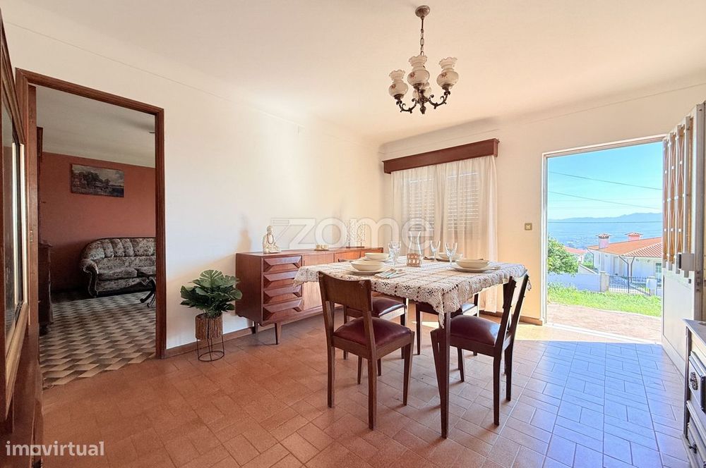 Moradia Térrea com 766 m² de Terreno e Poço
