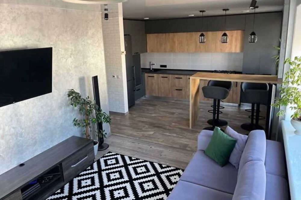 3-кімнатна квартира по вул. Перемоги з РЕМОНТОМ та А/О