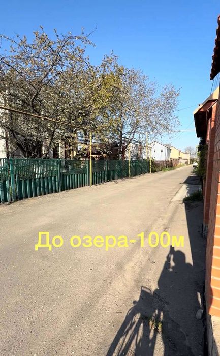 Продаж ділянки під побудову дачі біля озера