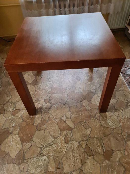 Sprzedam stół w bardzo dobrym stanie