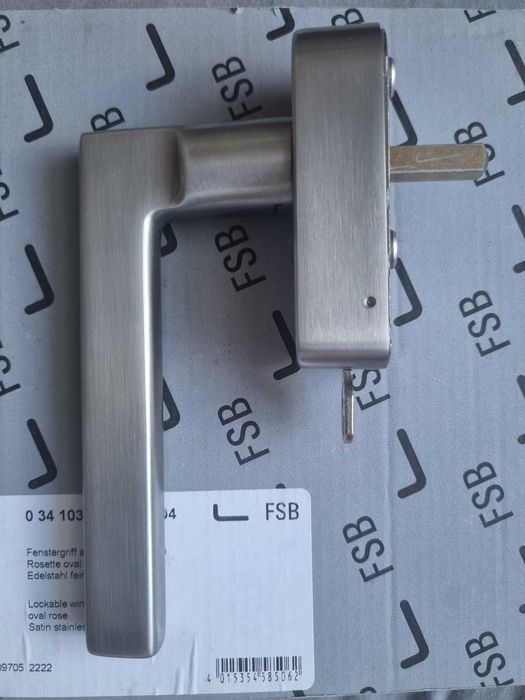 Klamka do okien i drzwi  z stali nierdzewnej z kluczykiem od dołu