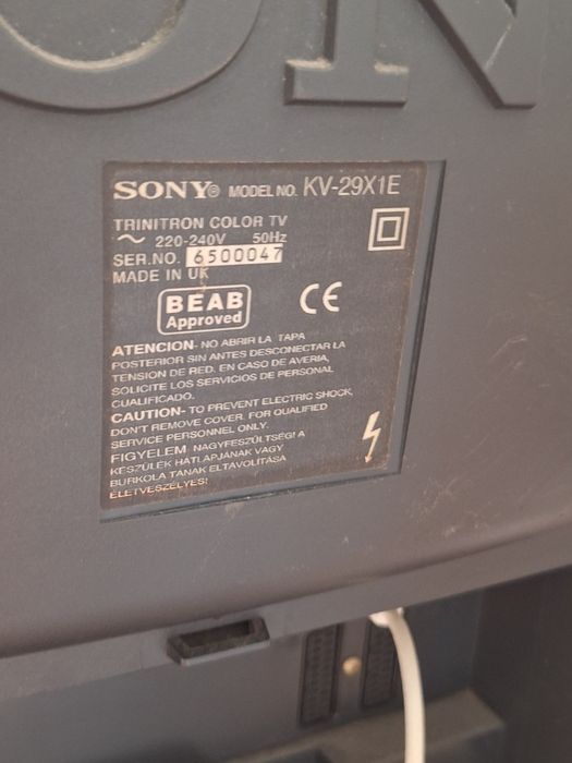 Tv Sony Trinitron cores a funcionar
