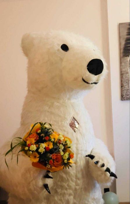 Biały dmuchany miś