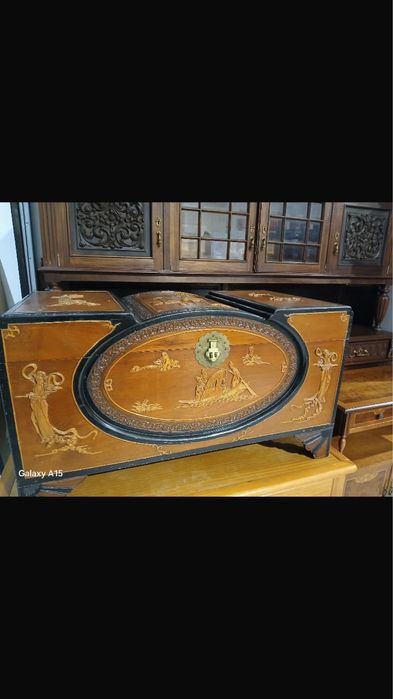 Arca chinesa toda trabalhada