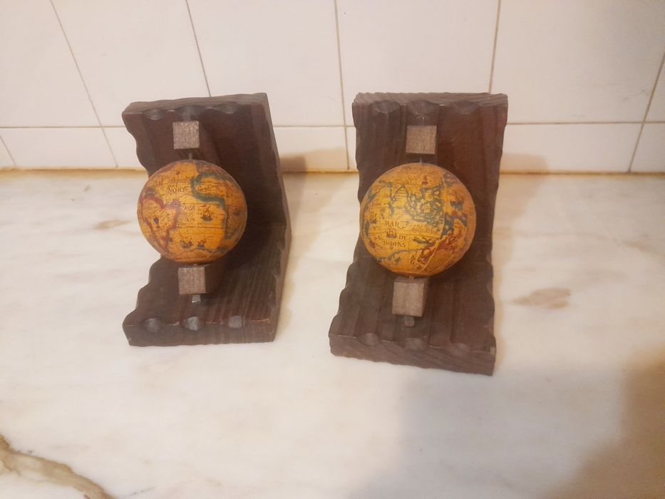 Conjunto de 2 Globos Suportes de Livros Decorativos