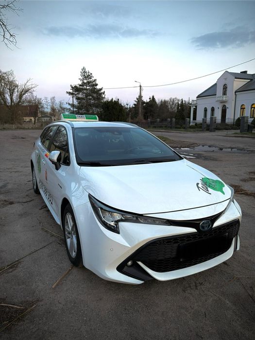 Przewoz osób- komfortowa toyota corolla