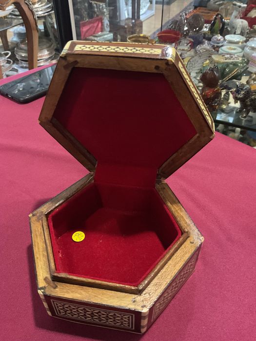 Caixa octagonal trabalho de madre pérola 12x06cm.anuncios abaixo