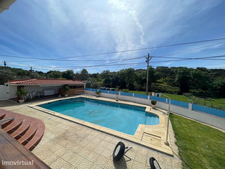 Quinta T7 com Restaurante e Terreno Rústico para Venda em Montemor-...