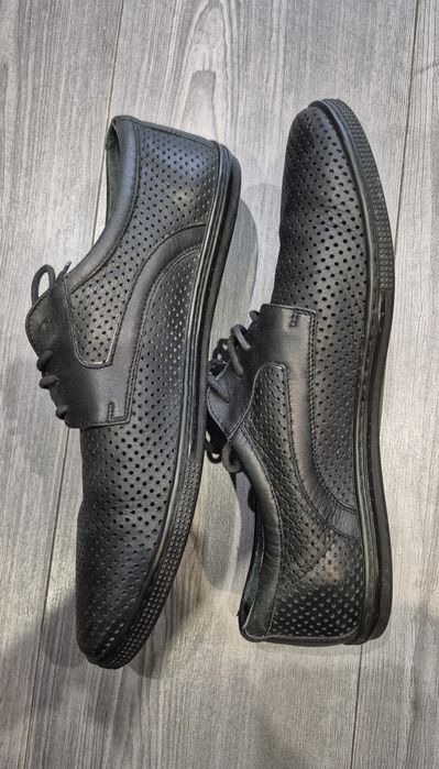 Buty skórzane męskie Gino Rossi rozmiar 41 27cm

- stan: bardzo dobry