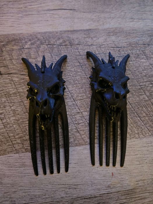 Продам гребни в виде драконов