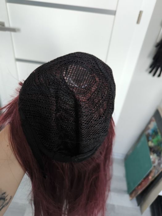 Peruka ciemna burgundowa długa