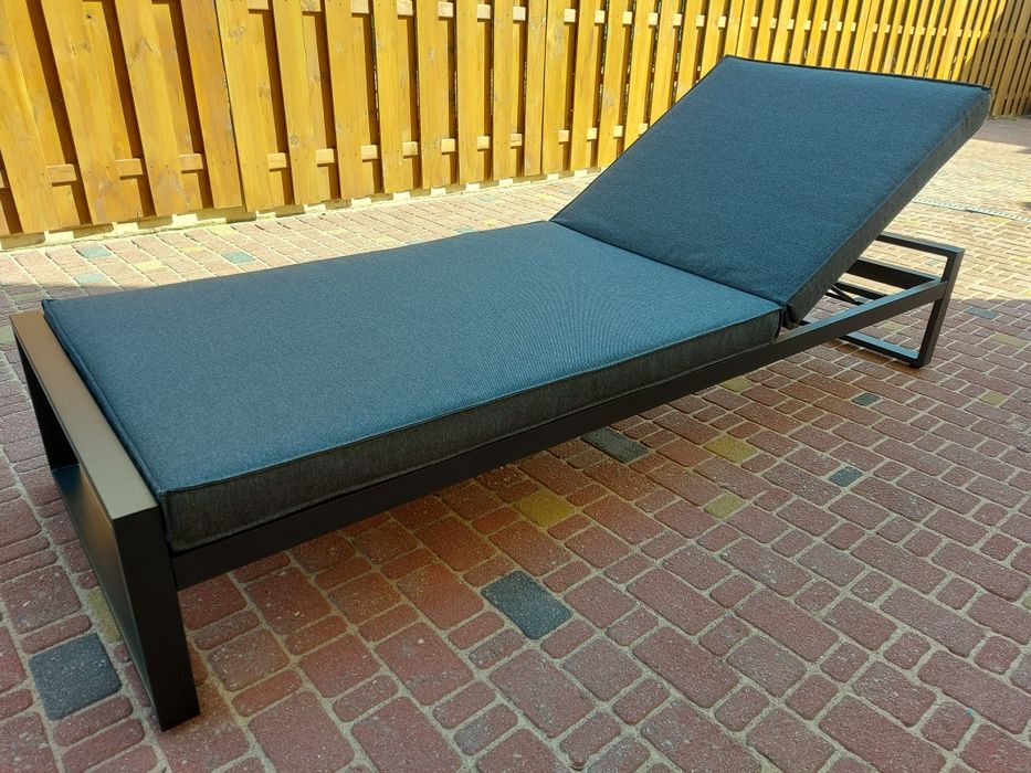 Nowy leżak Vonge z pokryciem szybkoschnącym.