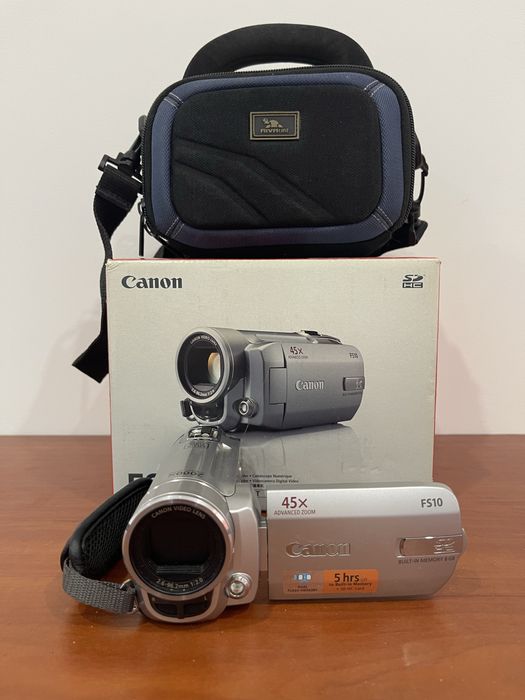 Цыфровая видеокамера Canon FS 10