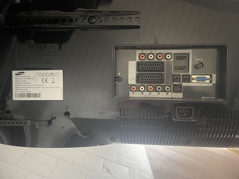 TV Samsung model: LE37M86BD