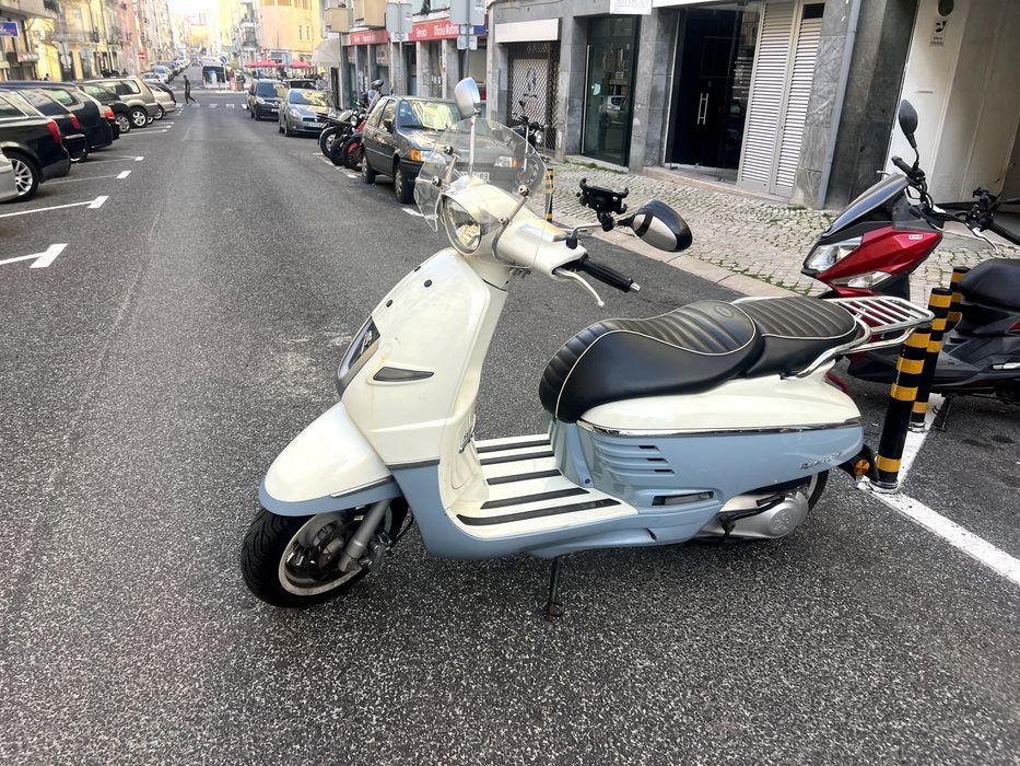 Peugeot Django scooter great condition!