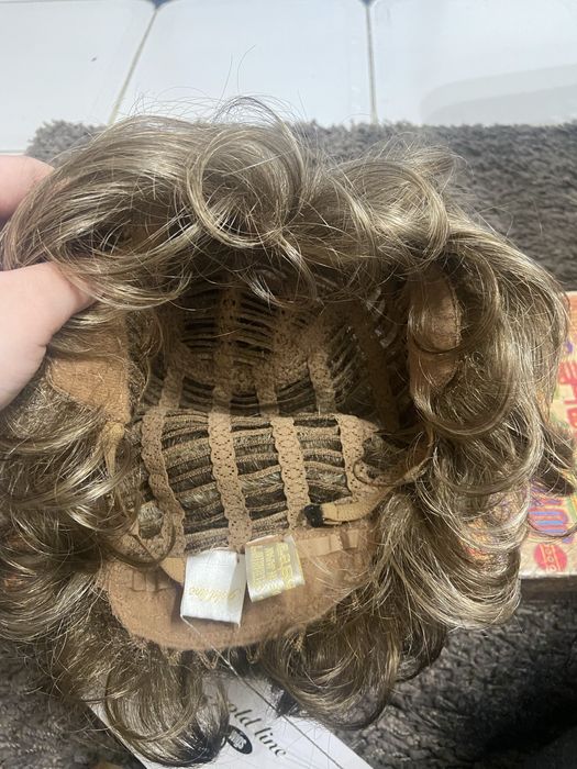 Peruca de cabelo sintetico