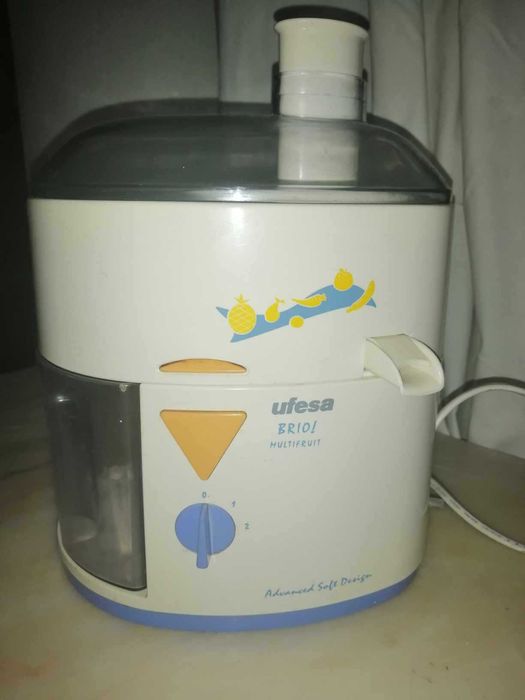 Máquina de fazer Sumos Marca Ufesa