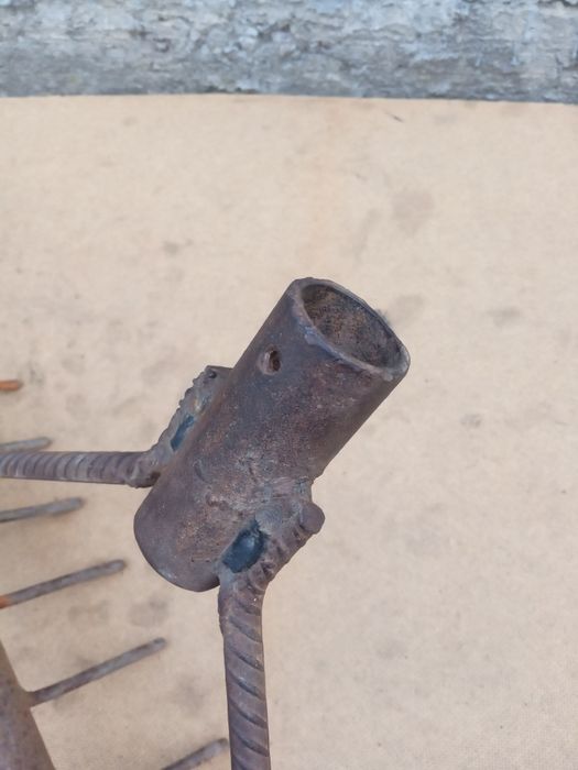 Граблі металеві господарські