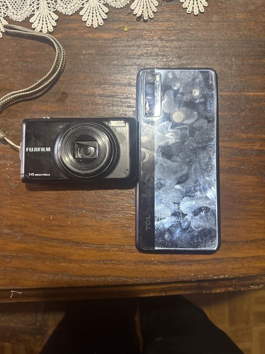 Vendo camara fotagrafica e telemovel