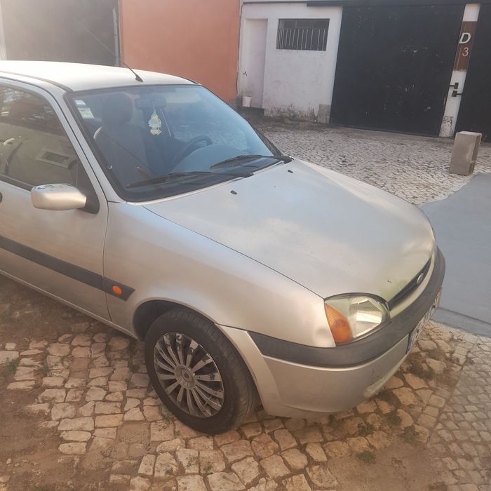 Ford fiesta 2000