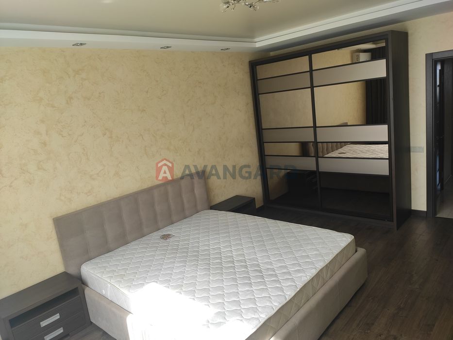 Продаж 2к квартира з дизайнерським ремонтом, пров Коломийський 17/31А