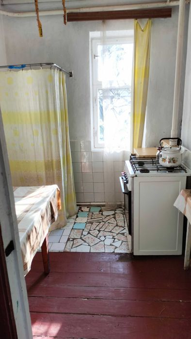 Продається садиба  - дім 2 поверхи, гараж, басейн, чудовий ланшафт