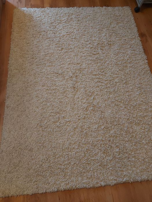 Sprzedam dywan używany.