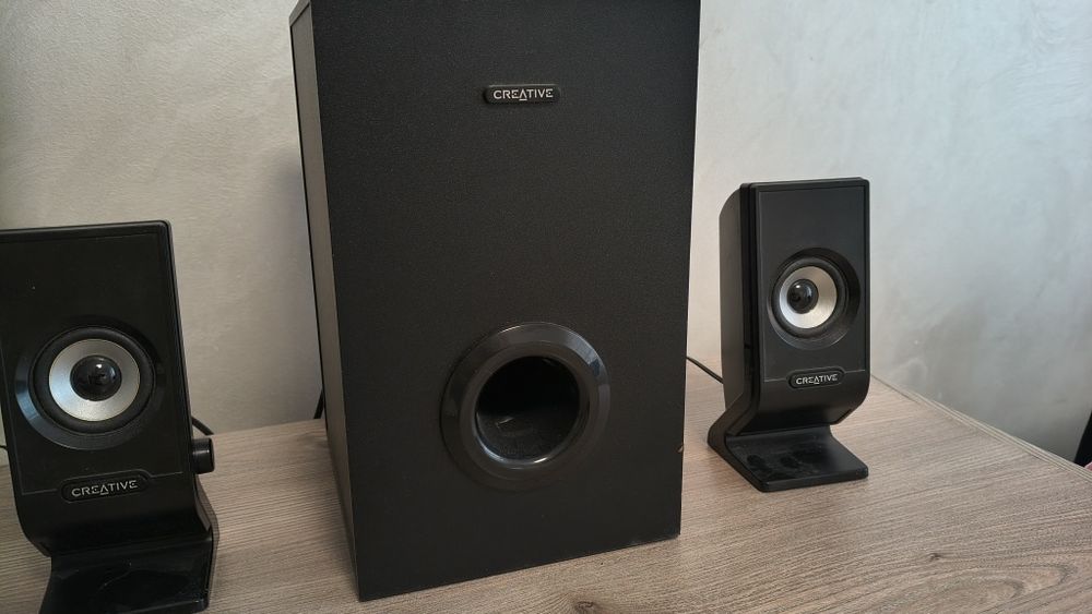 Продам активні  колонки для компа 2.1. Greative A200 ( вживані)