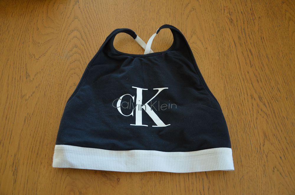 stanik/top/bokserka Calvin Klein r. S