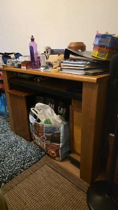 Secretária de quarto