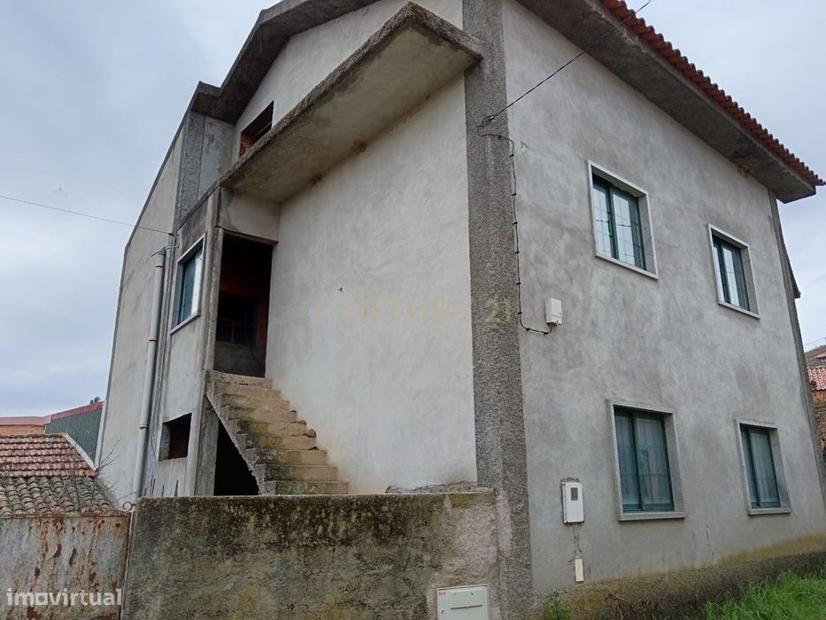Moradia em Pousafoles