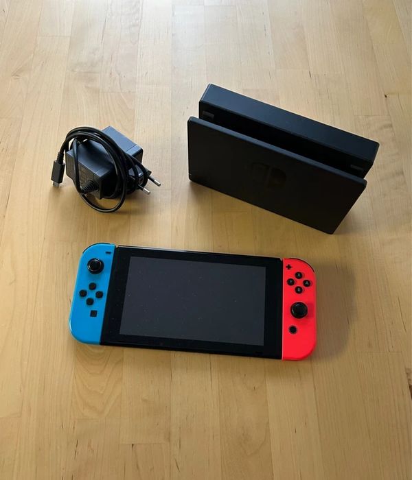 Nintendo Switch com 6 Jogos e Acessórios
