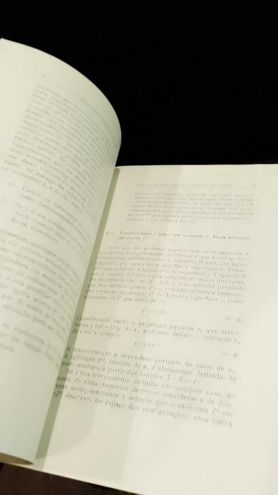 Problema dos 3 corpos e sua aplicação a um problema de Astrodinâmica