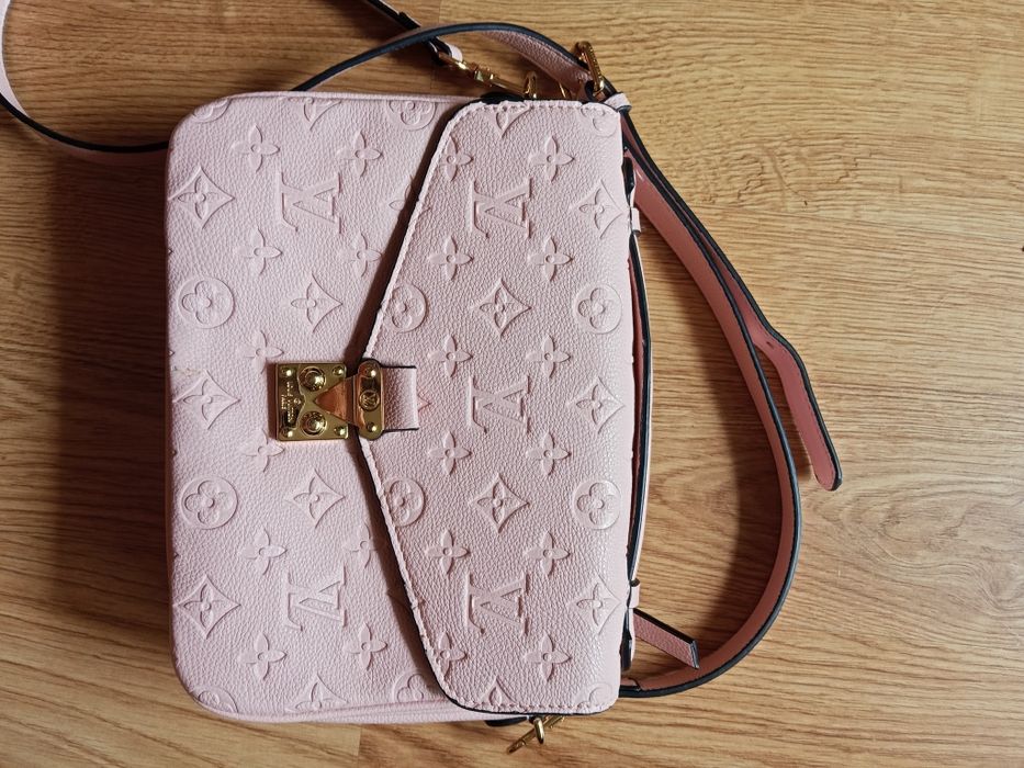 Torebka Louis Vuitton – autentyczność niepotwierdzona