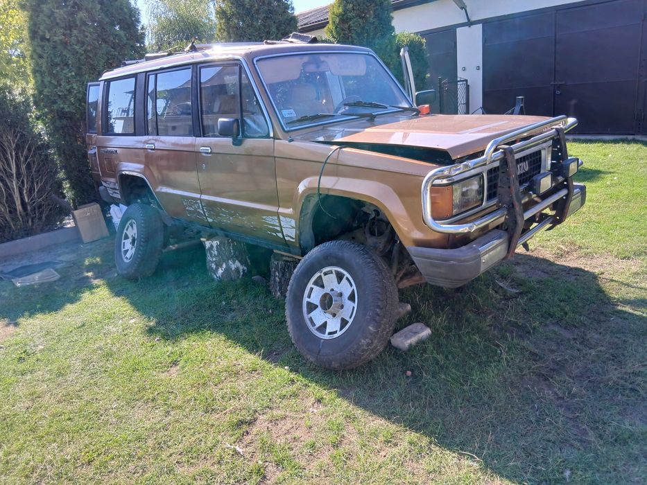Rama Isuzu Trooper