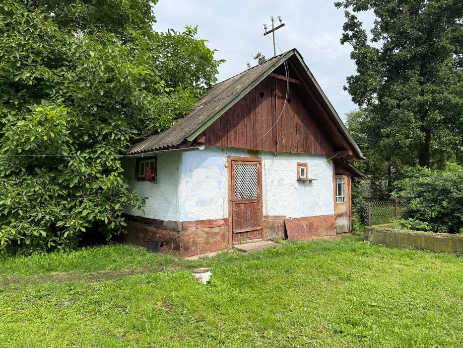 Продається дерев'яний будинок в с. Любинці, вул. Шевченка.
