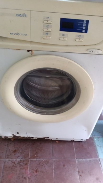 Продам на запчастини три пральні машини