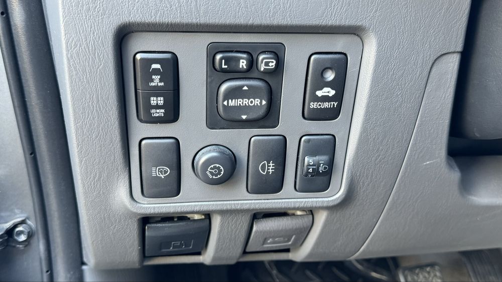 Toyota Hilux 2012 «Camping»