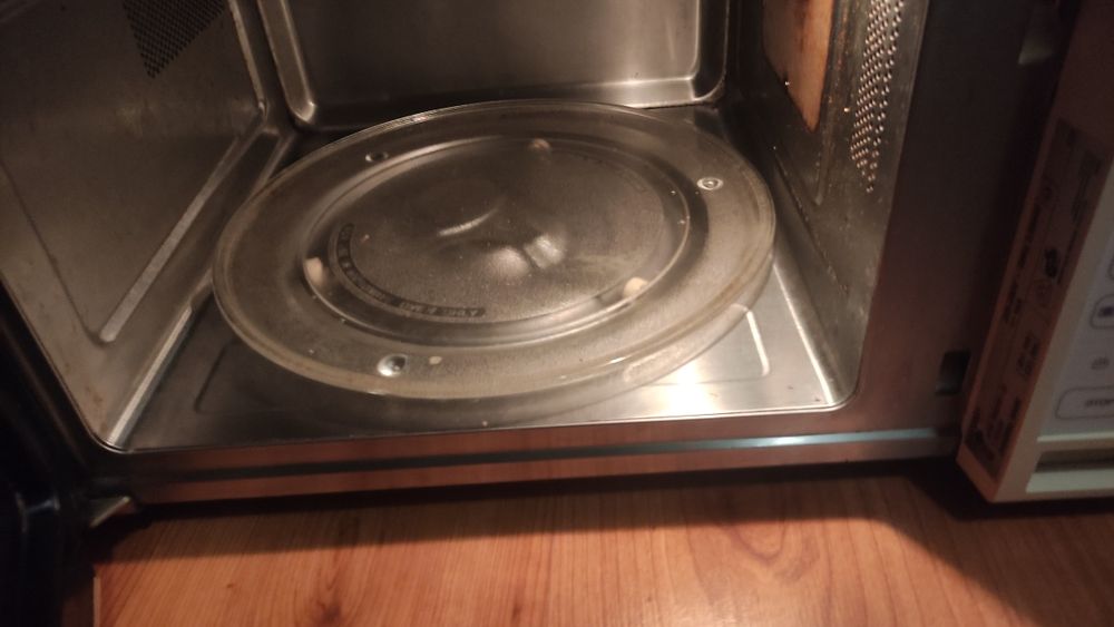 Продам мікрохвильовку SHARP