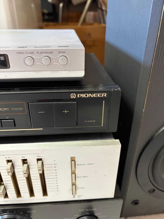 Rádio Stereo Pioneer com equalizador e amplificador
